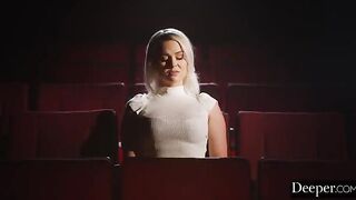 The show goes on even after a little accident - Blonde Beauty