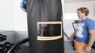 Guy finished to the girl's face while she was doing squats