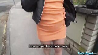 The Italian is crying because she lost her phone on the streets