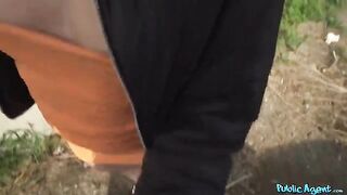 The Italian is crying because she lost her phone on the streets