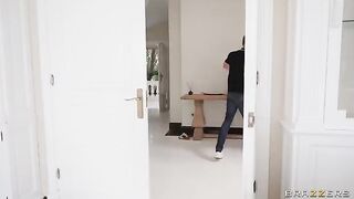 She likes to have sex with guys in front of her husband