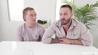 The fake housewife gets fucked by FMM in stockings