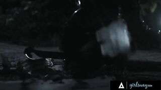 Thirsty Huntress Bangs Busty Droids Alexis Fawx and Abigail Mac in the Wastelands