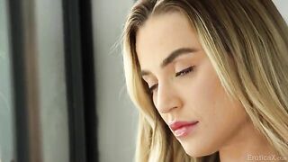 French kiss for a passionate night
