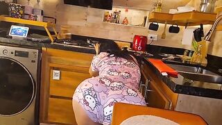 A girl was fucked hard by her boyfriend fresh from the gym