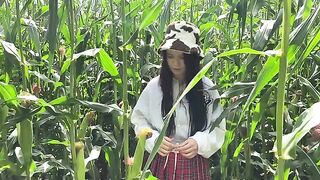 A guard caught a thief in the cornfield and fucked her there