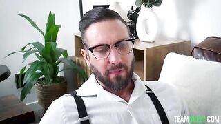 Lessons of love and lust - a man shows his skills in sex