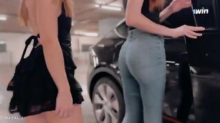 Can the hood hold two cute 18-year-old girls?
