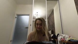 A girl invites you in, her parents are not at home - PoroNo