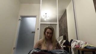 A girl invites you in, her parents are not at home - PoroNo