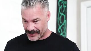 The mouth of the truce, or a blowjob is the key to peace