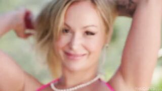 The man thanked the blonde by filling her throat with cum
