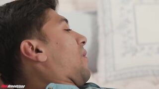 A man with one cock managed to bring happiness to the brunette