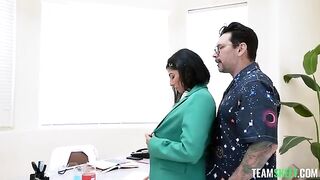 Special therapy with a sexy brunette and her great ass