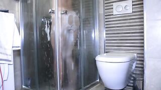 Instead of showering, the couple engaged in some intimate oral play