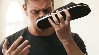 The girl knows how to make a stunning blowjob