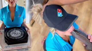 The pizza delivery girl got her face covered with cum