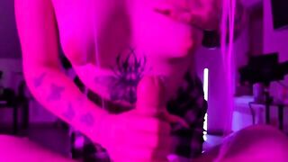 A guy barely managed to push his cock into the girl’s throat
