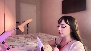 The nurse-girl has an experiment with a device to achieve multiple orgasms