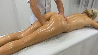 The masseur couldn’t resist and came in her mouth - after all, he’d never had a client with an ass like that before