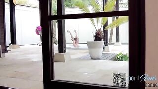A risky sex adventure in a tropical luxury resort setting