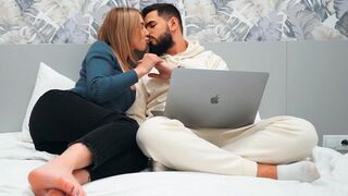 A perfect girl gets fucked on the first date