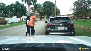 Mechanic fixed her car, she gave him her pussy